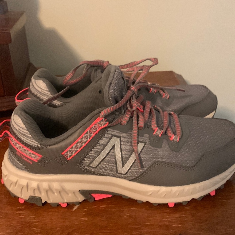 Never Worn- New Balance 410 v6 grey pink Trail Shoes, Size 8 All Terrain